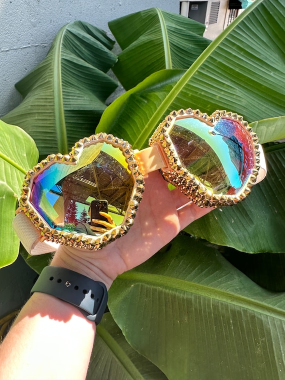 Gold Heart Sunglasses Vintage Gold Glitter Heart Sunglasses: Y2K Party Sunglasses  main image 4