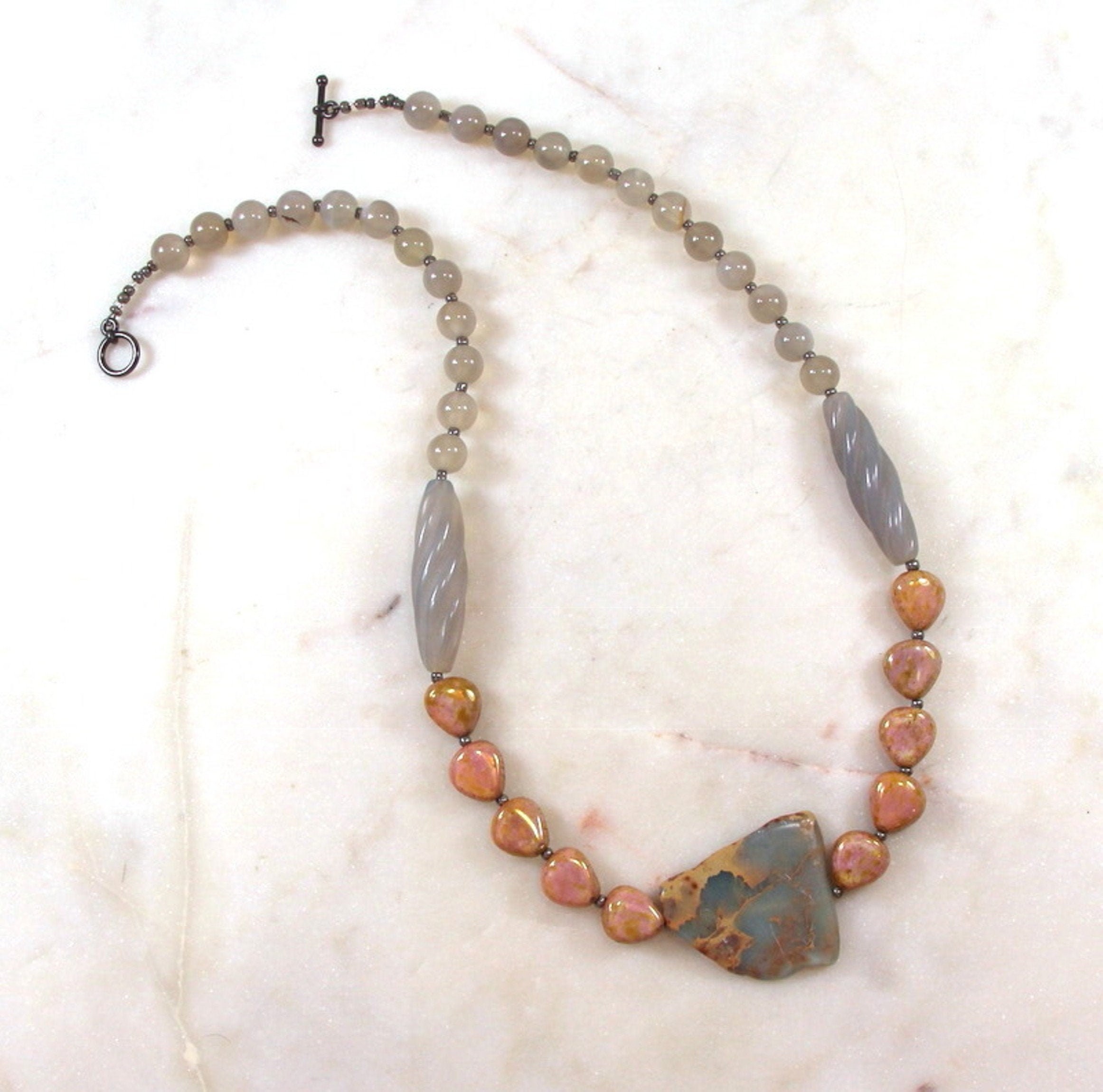 Serpentine Gemstone Pendant Necklace Cremas grises y Etsy