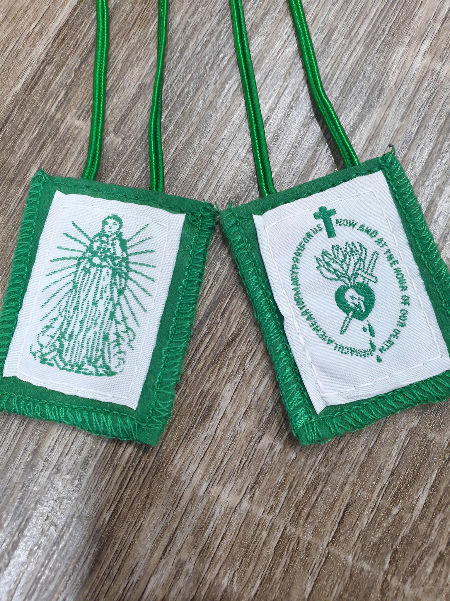 Grünes Skapular Mit Anleitung – Religiöses Filz-Accessoire, Ca. 5,1 Cm Hoch