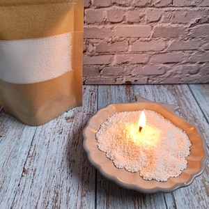 Sand wax candle. Powdered wax. Pearlescent candle.