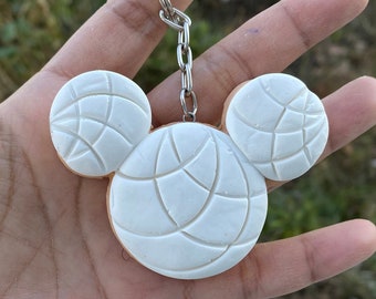 Mickey concha Keychain- White
