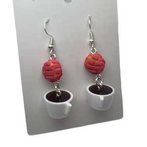 Pink Concha and café earrings