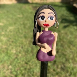 Selena Pen - Purple outfit