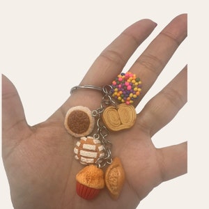 Pan dulce Keychain - conchita Vanilla