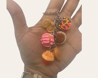 Pan dulce Keychain - conchita Fresa