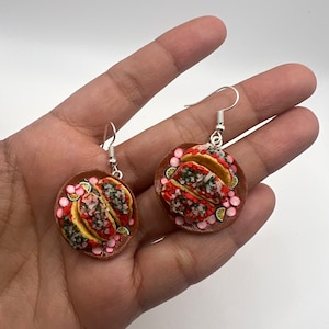 Aretes de tacos con plato redondo