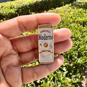 Cerveza especial  enamel Pin