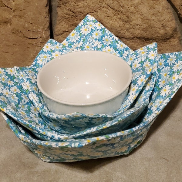 Daisy on Teal Quilted Bowl Cozy, Small, Medium, Large, Plate Cozy or Set of 3