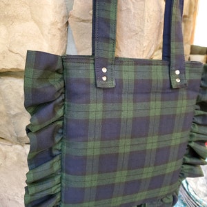 Bolso de mano de lana a cuadros escoceses con volante