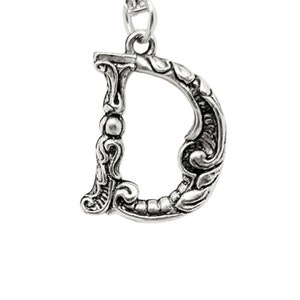 Encanto del collar con colgante inicial de la letra D - Inicial única D - Peltre plateado