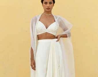 Conjunto de pantalón dhoti con top corto blanco: vestido de fiesta indo-occidental