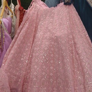 Barn Lehenga Choli: Svart broderad nätklänning, indisk festklädsel bild 6