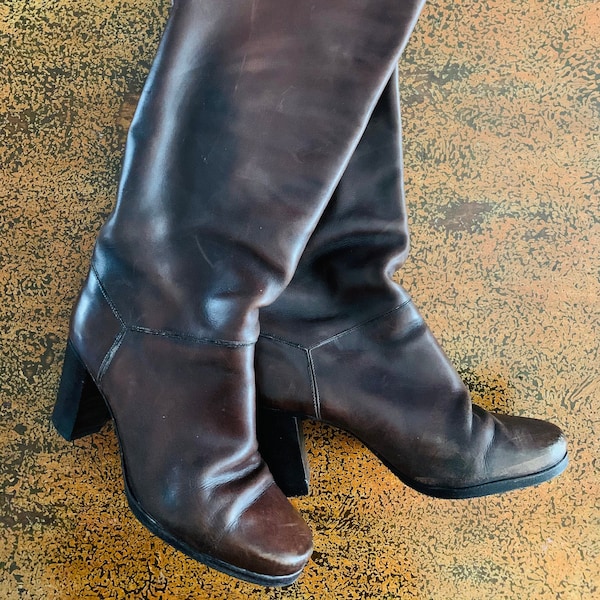 70s size 36 brown boot