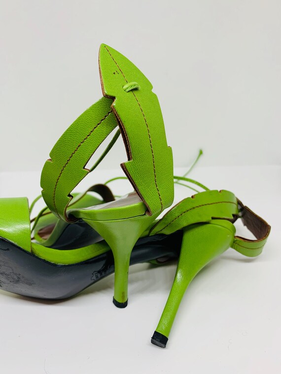Charles Jourdan size 7 green sandal
