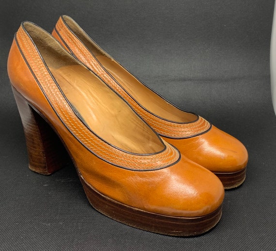 Maud Frizon seventies brown pump