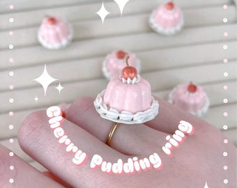 Kersenpuddingring - polymeerklei, kawaii handgemaakte voedselsieraden, nepsnoepjesaccessoires