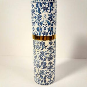 Caja de metal vintage Guerlain Chamade y atomizador de vidrio. París 1968 95ml