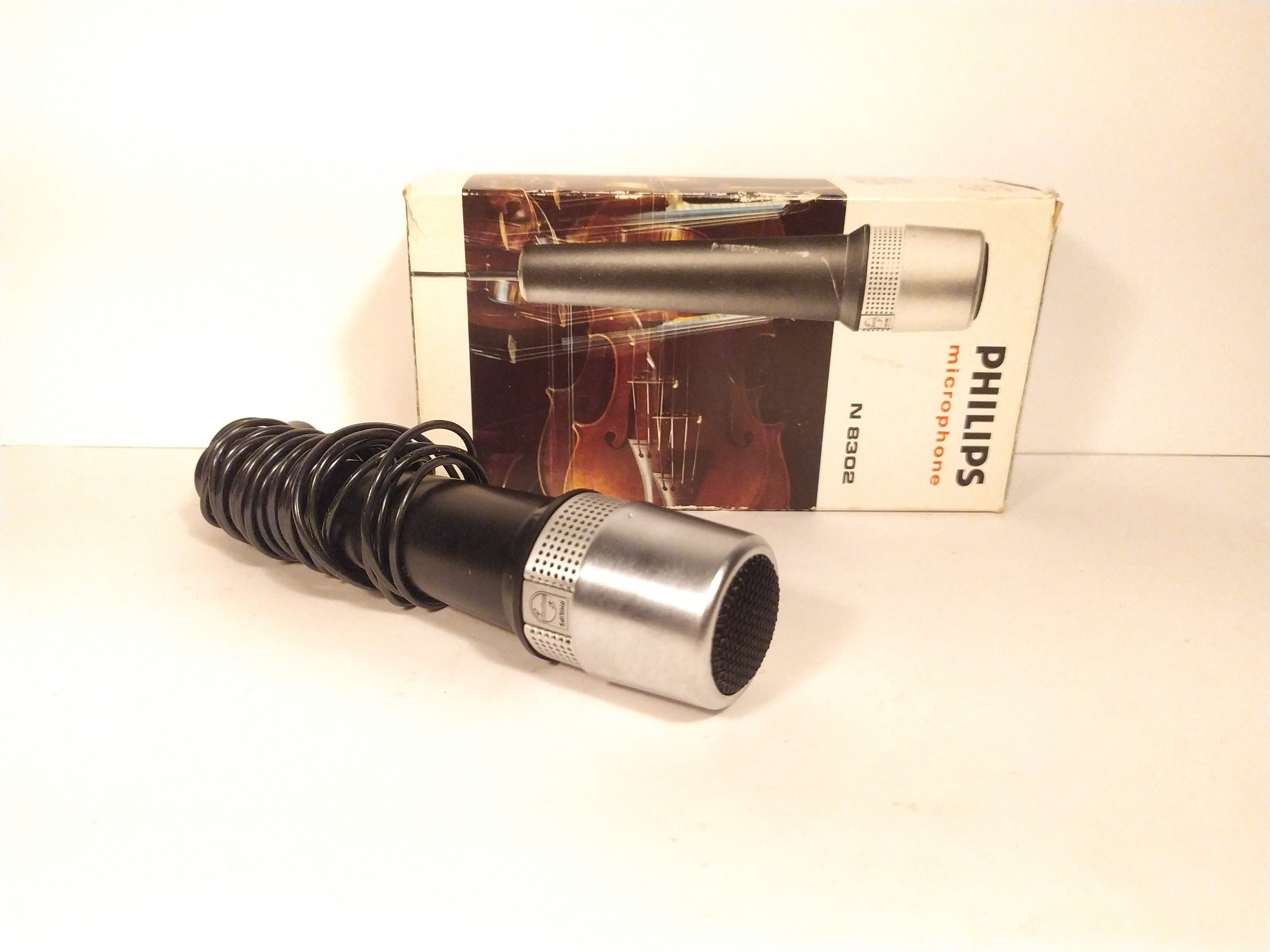 8302 philips hotsell