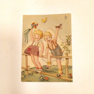 Cartolina vintage fine anni '40. Stampata a Berlino, Germania. Ragazzo, ragazza, estate