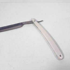Vintage straight razor Sheffield Bengall