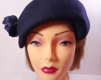 Vintage Damenhut blau mit Blumen Mode 40er Jahre