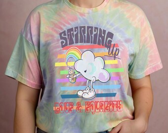 Koszulka „Lśniąca Duma”, koszulka „Stirring Up” w kolorze tie-dye, żywa kolorowa koszulka „Miłość i równość”, letnia koszulka LGBTQ, odzież festiwalowa w stylu queer