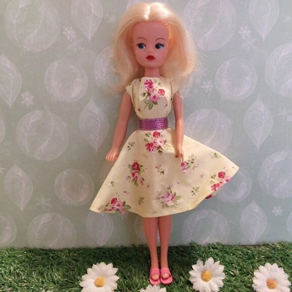 Floral dress for Sindy and friends