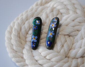 Hand-Painted Floral Beach Stone Stud Earrings – Unique Nature-Inspired Jewelry