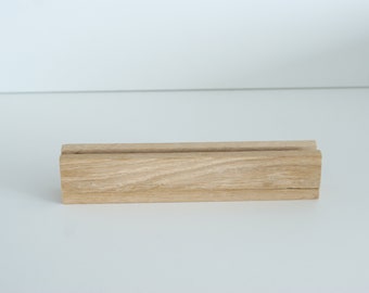 Holzkartenständer / Kartenhalter - handgemacht aus Klötzchen (16 cm x 3 cm x 2,3 cm)