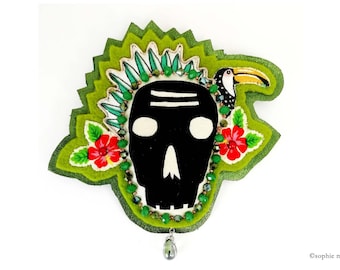 Hand-embroidered brooch fabric skull toucan flower felt pure wool leather pearls miyuki jaseron gold embroidered Mexican style Calavera