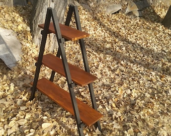 Rustic Brown Ladder Shelf: Farmhouse Bookshelf Display