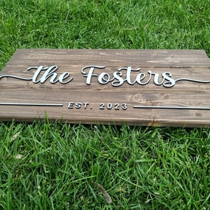Personalized Family Name Wood Sign: 3D Pallet Decor