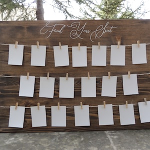 "Kalligrafisches ""Finden Sie Ihren Platz""-Schild, Hochzeit, Sitzplan, Sitzplanbrett, Holzschild, finden Sie Ihren Sitzplatz, Sitzplan."