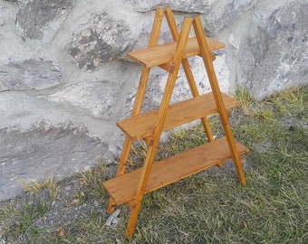 Rustic Brown Cascade Ladder Shelf: Farmhouse Bookshelf