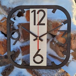 Modern square wooden wall clock - Modern and Minimalist