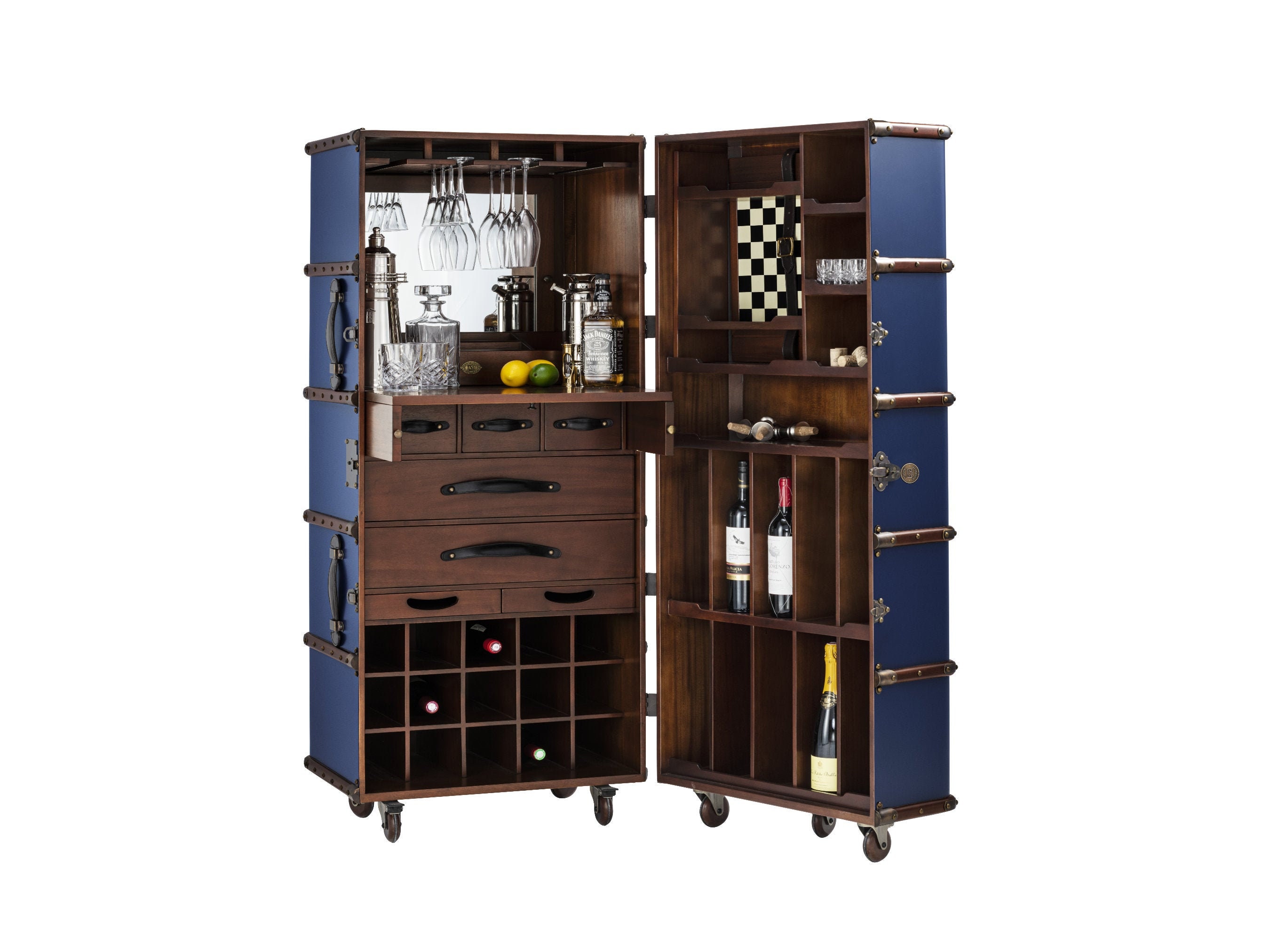 Store All Your Liquor in This Cocktail Bar Steamer Trunk