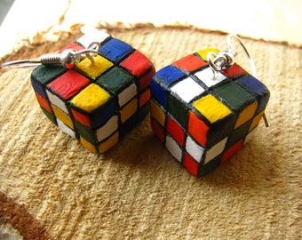 Boucles d’oreilles de style Rubik’s Cube, boucles d’oreilles Puzzle Cube, boucles d’oreilles inspirées des années 70, boucles d’oreilles de style rétro, boucles d’oreilles en argile polymère, originales, faites à la main