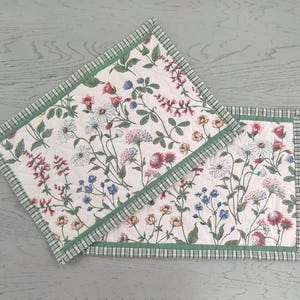 Quilted placemats set of 2, 4 Festive table decor Daisy Floral placemats*