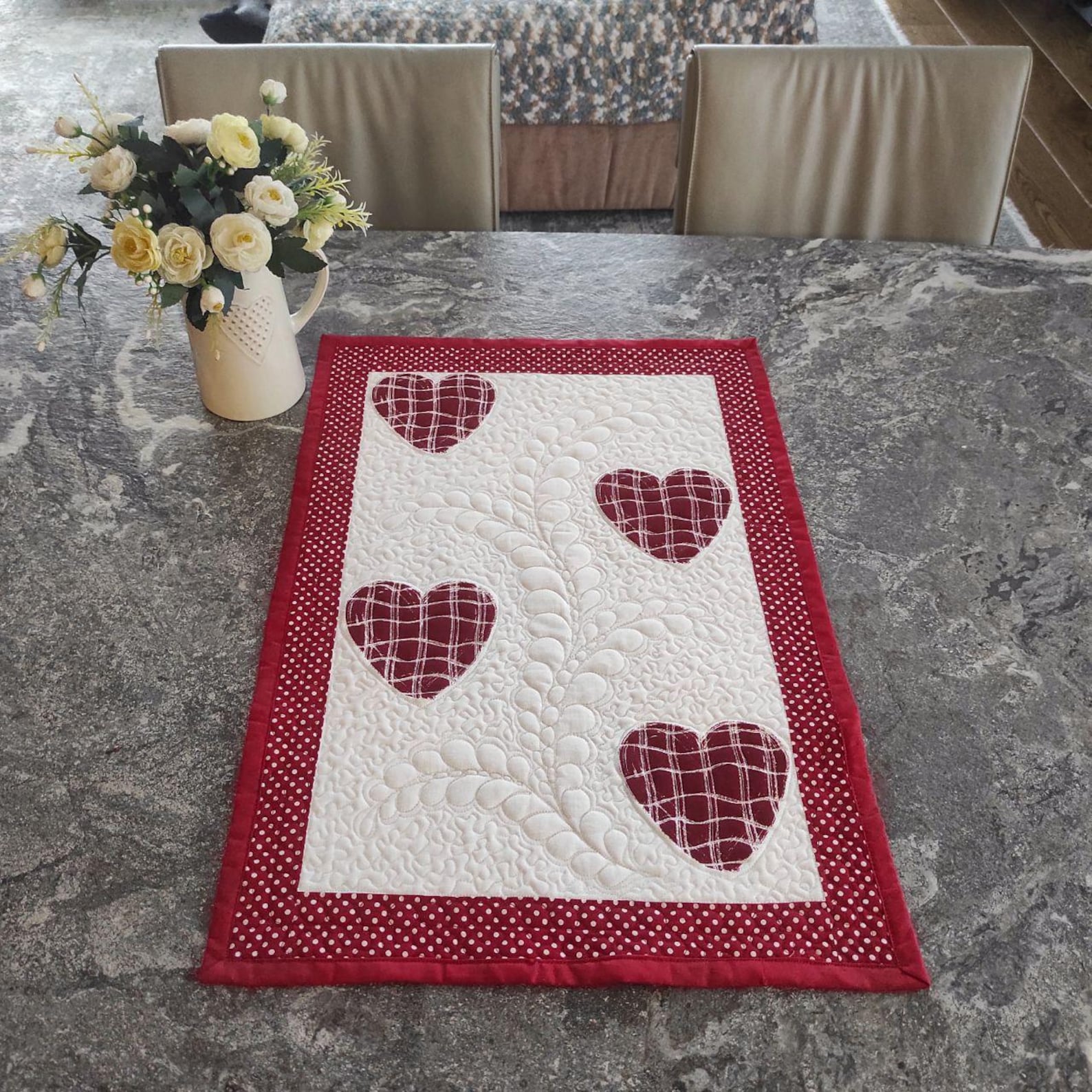 Crimson Rose Hearts Quilted Table Runner NCU0LDH313
