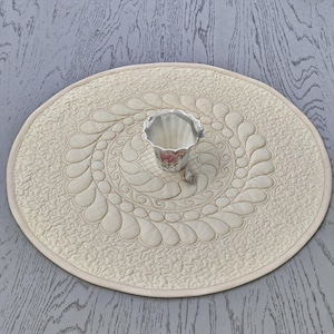 Dessus de table rond matelassé fait main : design élégant et complexe, chemin de table à manger