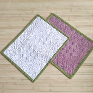 Quilted Placemats Set: Feather Pattern Dinner Table Decor