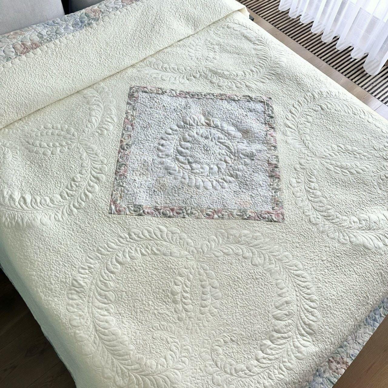 King size quilt Oversize king bedspread Queen quilt  123"x115"