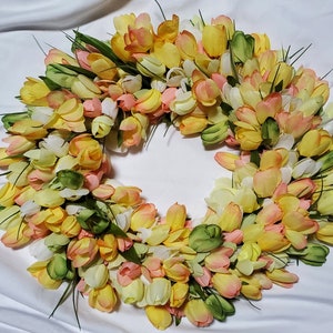 20&quot; Faux Tulip Spring and Summer Wreath