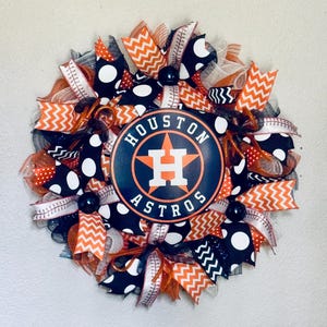 Suchen Sie sich Ihren Team Deco Mesh Baseball Kranz aus