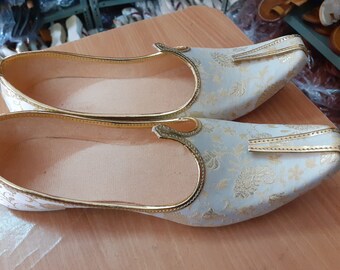 ethnic slippers for men