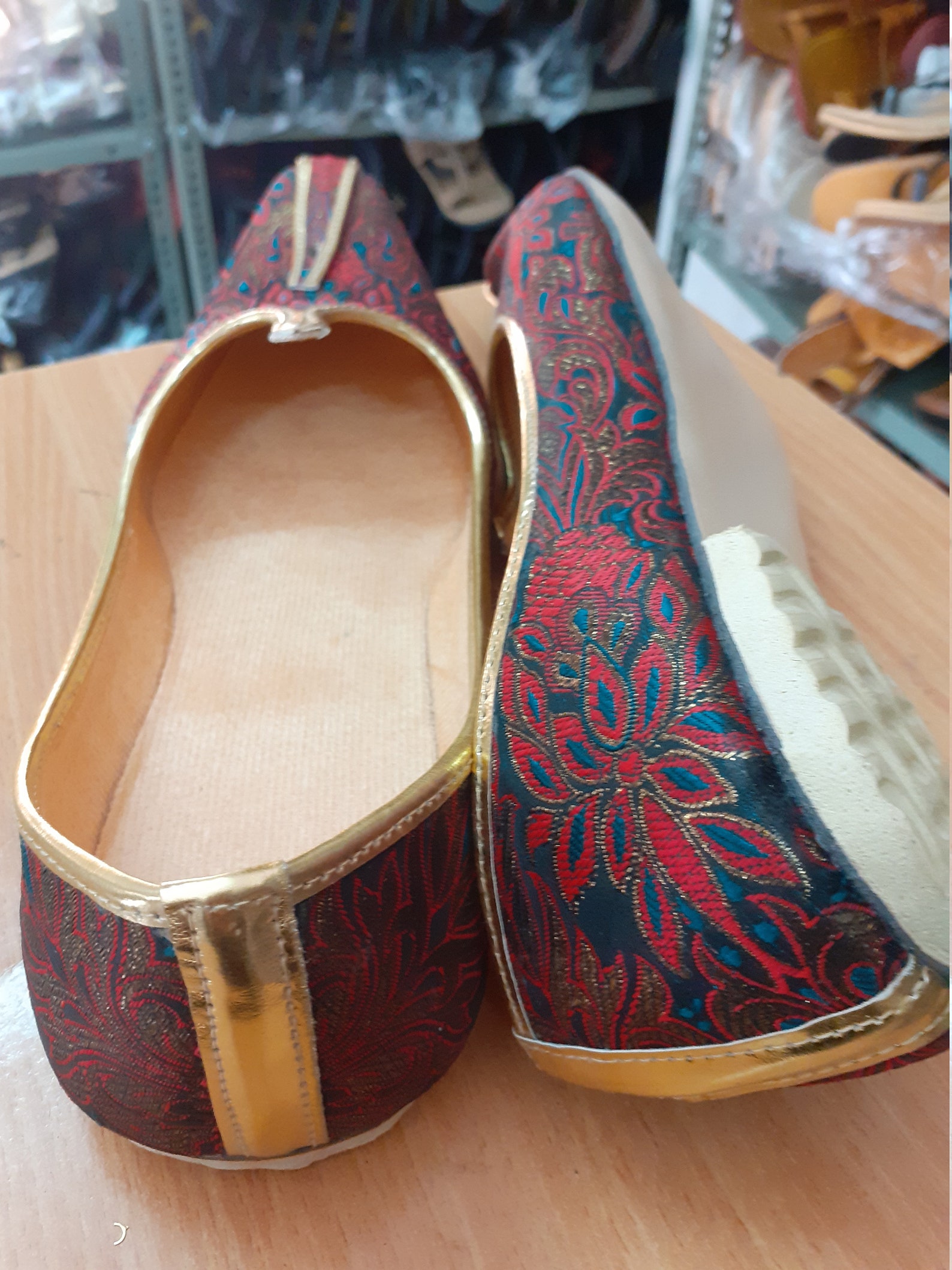 mojari style shoes