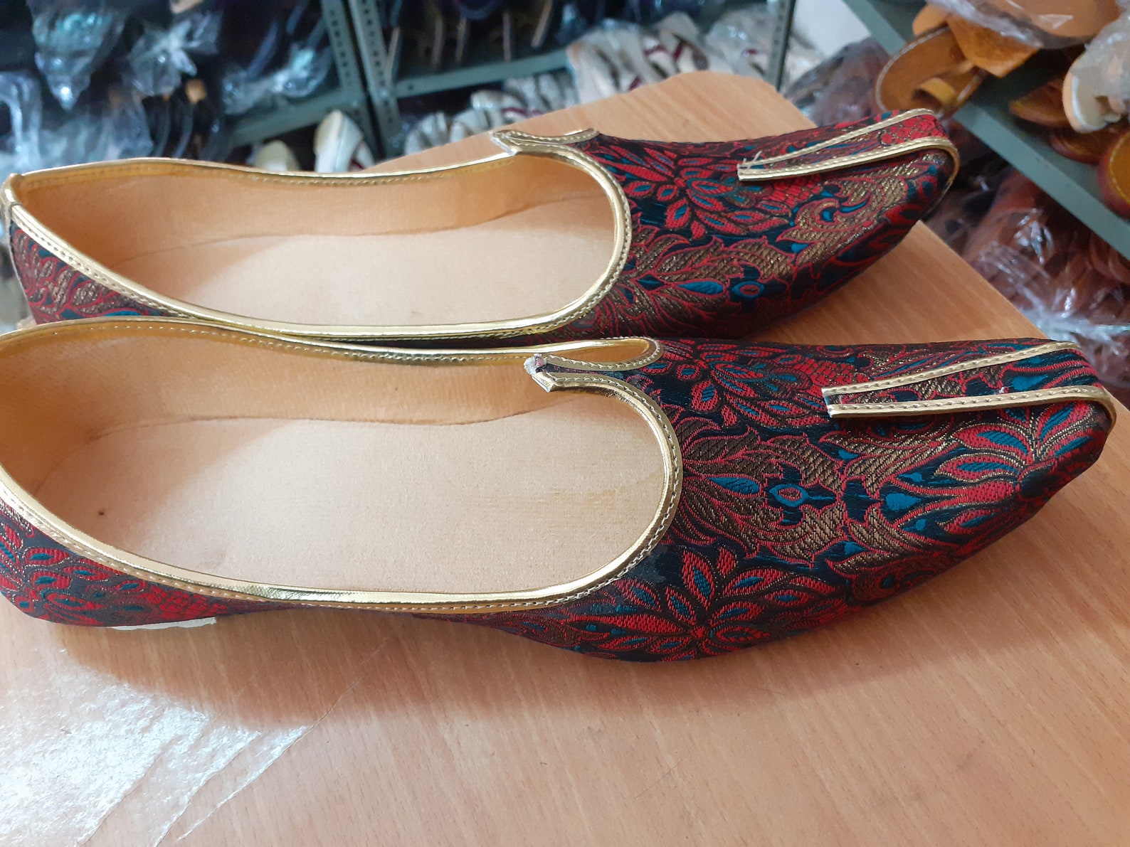 mojari style shoes