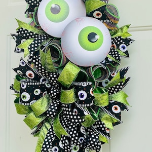 Halloween Wreath, Eyeball Wreath, Halloween, Fall, Cute Halloween Decor, Door Decor, Porch Decor, Wall Decor, Party Decor, Free Shipping