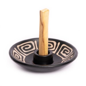 Ręcznie robiony peruwiański pojemnik na palo santo z patyczkami: Chulucanas Pottery Black Maze