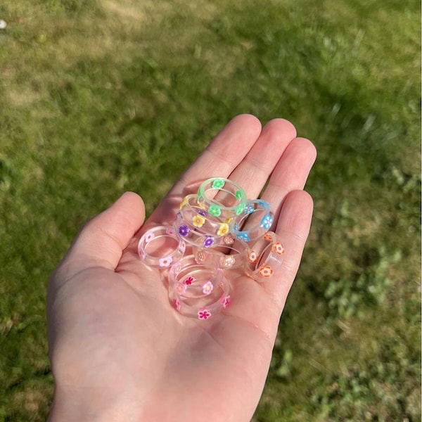 Resin rings/ Flowers rings/ chunky rings/ trending rings/ custom rings/gift idea